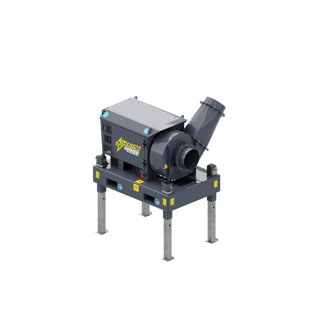 Dunkelgraue AIRVACLY 15000E Recyclingmaschine mit Trichterrohr, Schutzgehäuse und vier Metallbeinen vor schwarzem Studiohintergrund.