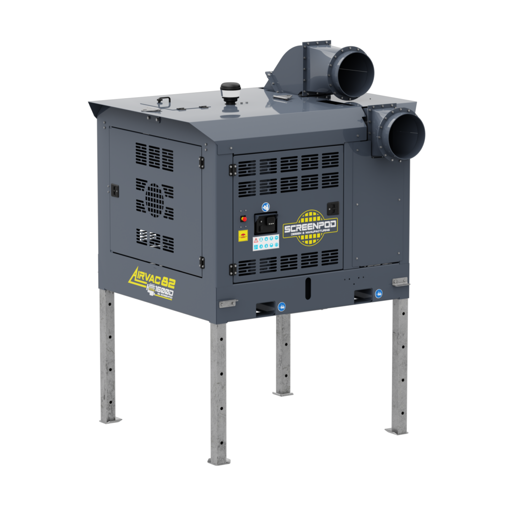 Grauer Screenpod Airvac82 Windsichter mit zwei runden Luftstutzen, seitlichen Lüftungsgittern und schlanken Metallbeinen vor schwarzem Hintergrund.