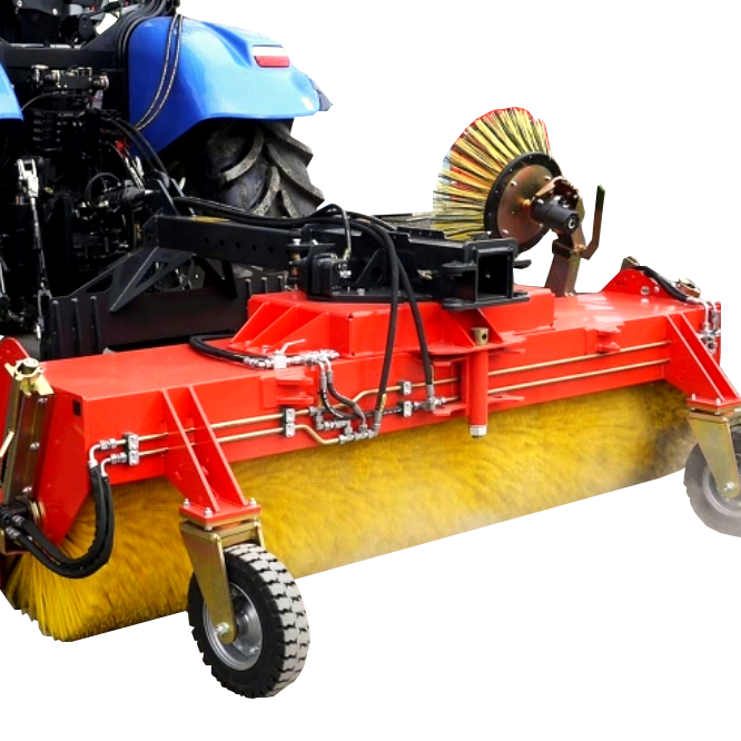Die rote ADLER K 750 Kehrmaschine zeigt eine breite gelbe Bürstenwalze, Stützräder und Hydraulikleitungen an einem blauen Trägerfahrzeug im Freien.