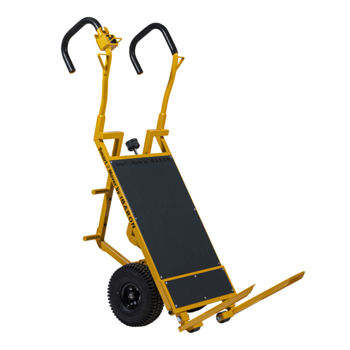 Gelber SmartMover von BARON mit zwei gebogenen Griffen, großem schwarzen Ladepanel, robustem Luftreifen und langer Gabel auf weißem Hintergrund.